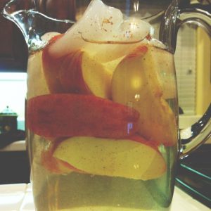 Apple Cinnamon Detox Water